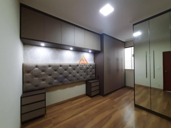 Imagem Apartamento com 3 Quartos para Alugar, 84 m²