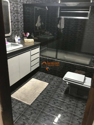 Imagem Sobrado com 6 Quartos à Venda, 257 m² em Jardim Santa Clara - Guarulhos Imagem Sobrado com 6 Quartos à Venda, 257 m² em Jardim Santa Clara - Guarulhos
