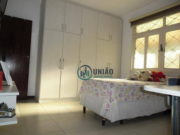 Imagem Casa com 3 Quartos à Venda, 220 m² em Santa Rosa - Niterói Imagem Casa com 3 Quartos à Venda, 220 m² em Santa Rosa - Niterói