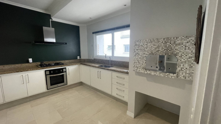 Imagem Casa com 3 Quartos à Venda, 220 m² em Jurerê - Florianópolis