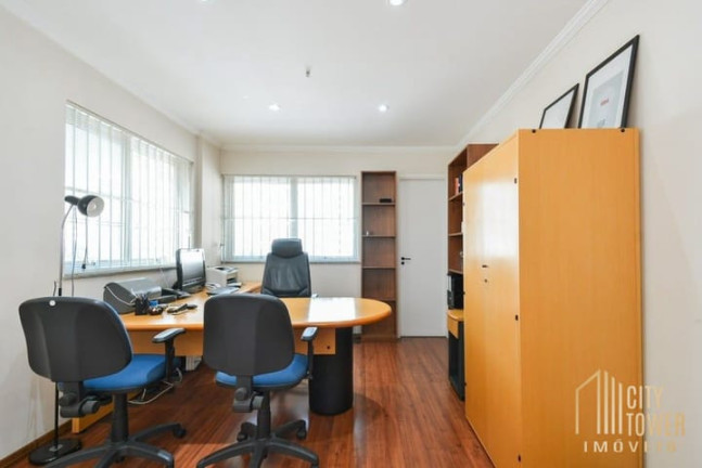 Sala Comercial à Venda, 31 m² em Cerqueira César - São Paulo