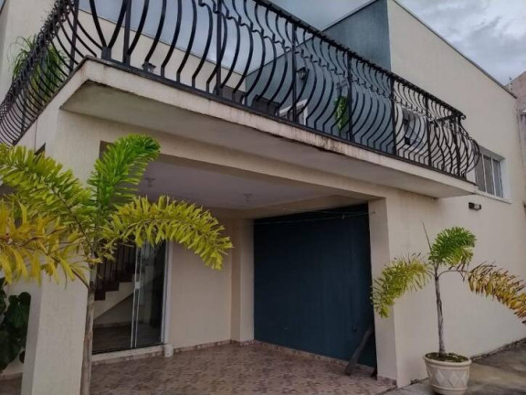 Sobrado com 3 Quartos à Venda, 200 m² em Jardim Hípica Pinheiro - Taubaté