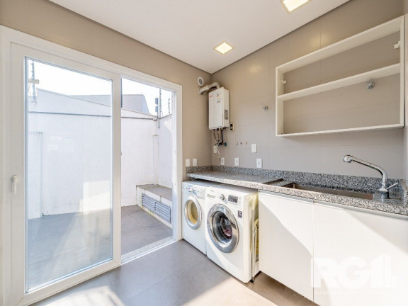 Imagem Casa com 3 Quartos à Venda, 400 m² em Três Figueiras - Porto Alegre