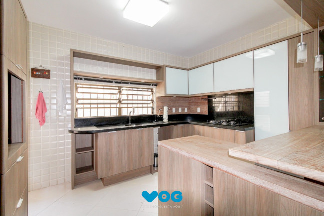 Imagem Casa com 3 Quartos à Venda, 280 m² em Chácara Das Pedras - Porto Alegre Imagem Casa com 3 Quartos à Venda, 280 m² em Chácara Das Pedras - Porto Alegre
