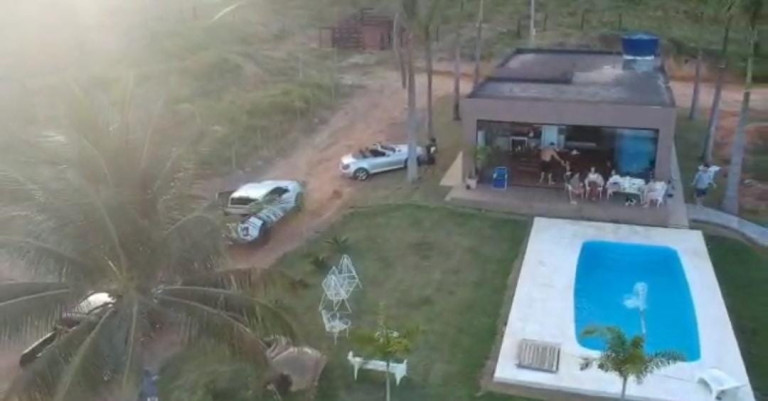 Imagem Imóvel com 2 Quartos à Venda, 120 m² em Comunidade Urbana De Reta Grande - Guarapari Imagem Imóvel com 2 Quartos à Venda, 120 m² em Comunidade Urbana De Reta Grande - Guarapari