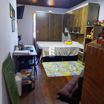 Imagem Casa com 3 Quartos à Venda, 225 m² em Tancredo Neves - Santa Maria
