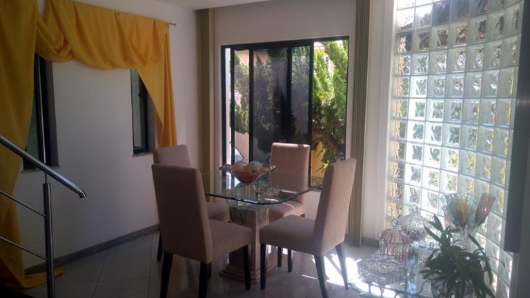 Imagem Casa com 4 Quartos à Venda, 240 m² em Itapuã - Salvador