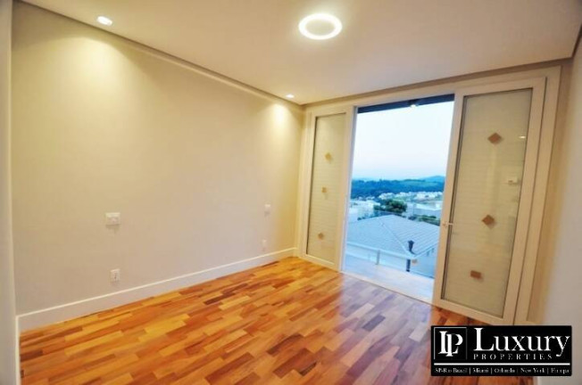 Imagem Casa de Condomínio com 4 Quartos à Venda, 377 m² em Bragança Paulista
