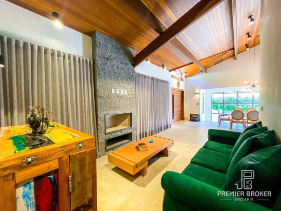 Casa com 4 Quartos à Venda, 260 m² em Comary - Teresópolis