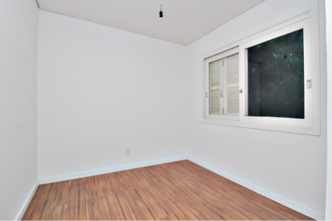 Imagem Casa com 3 Quartos à Venda, 197 m² em Vila Nova - Porto Alegre