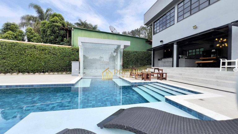 Imagem Casa com 7 Quartos à Venda, 400 m² em Pouso Alegre - Santa Isabel Imagem Casa com 7 Quartos à Venda, 400 m² em Pouso Alegre - Santa Isabel
