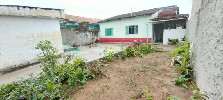 Imagem Casa com 2 Quartos à Venda, 250 m² em Caraguava - Peruíbe Imagem Casa com 2 Quartos à Venda, 250 m² em Caraguava - Peruíbe