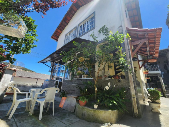 Imagem Casa com 4 Quartos à Venda, 115 m² em Várzea - Teresópolis