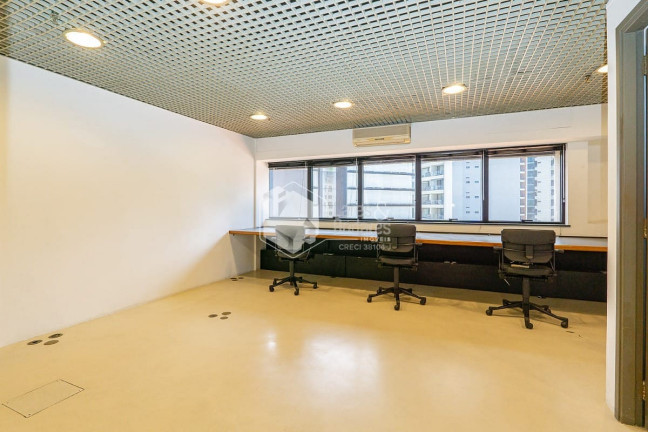 Sala Comercial à Venda, 45 m² em Vila Olímpia - São Paulo