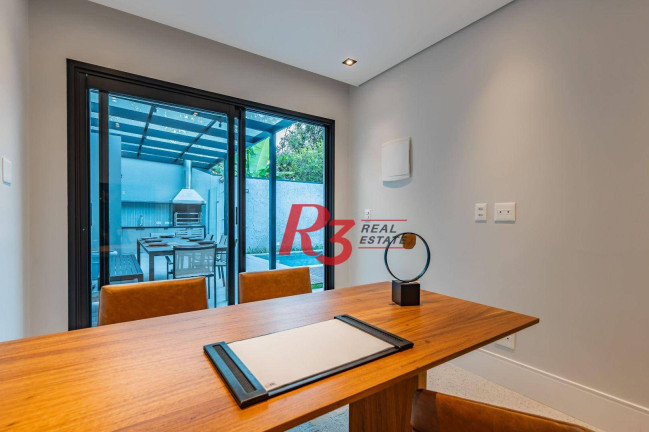 Imagem Casa com 4 Quartos à Venda, 350 m² em Embaré - Santos