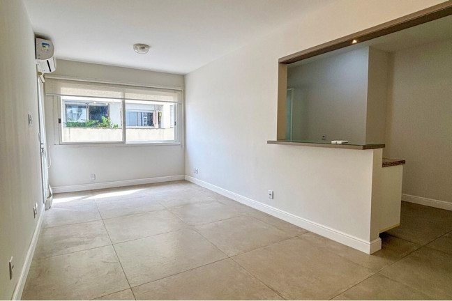 Imagem Apartamento com 2 Quartos à Venda, 74 m² em Bom Fim - Porto Alegre