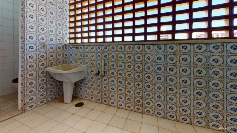Imagem Imóvel com 2 Quartos à Venda, 74 m² em Menino Deus - Porto Alegre