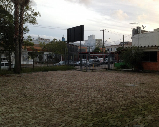 Imagem Imóvel com 5 Quartos à Venda, 2.019 m² em São Geraldo - Porto Alegre Imagem Imóvel com 5 Quartos à Venda, 2.019 m² em São Geraldo - Porto Alegre