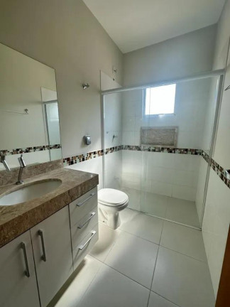 Imagem Casa com 3 Quartos à Venda, 197 m² em Santa Cruz - Cuiabá Imagem Casa com 3 Quartos à Venda, 197 m² em Santa Cruz - Cuiabá