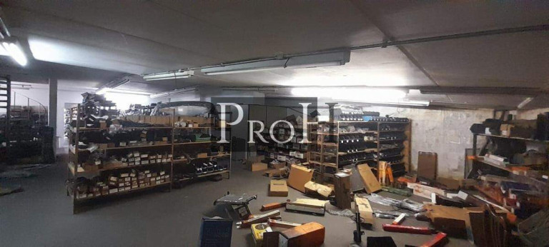 Sala Comercial à Venda, 570 m² em São João Clímaco - São Paulo