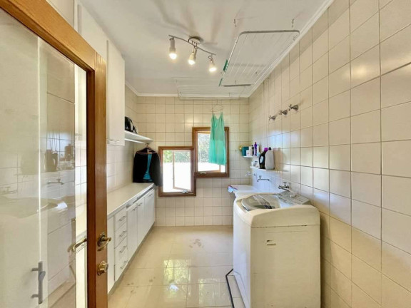 Imagem Casa com 5 Quartos à Venda, 1 m² em Granja Viana - Carapicuíba Imagem Casa com 5 Quartos à Venda, 1 m² em Granja Viana - Carapicuíba