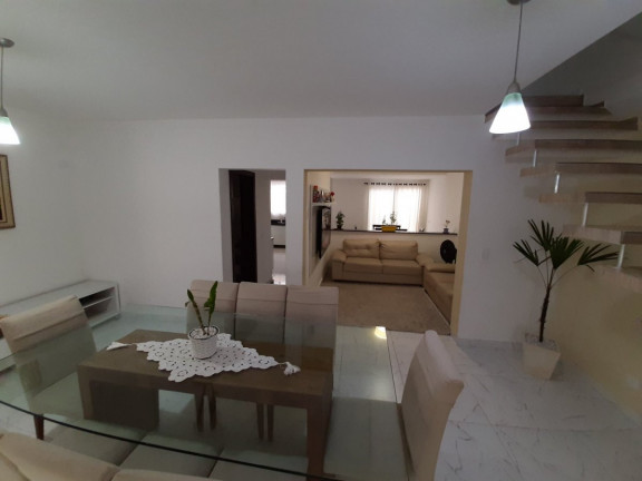 Imagem Casa com 5 Quartos à Venda ou Locação, 350 m² em Vila Loty - Itanhaém Imagem Casa com 5 Quartos à Venda ou Locação, 350 m² em Vila Loty - Itanhaém