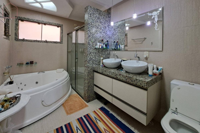 Imagem Casa com 5 Quartos à Venda, 425 m²
