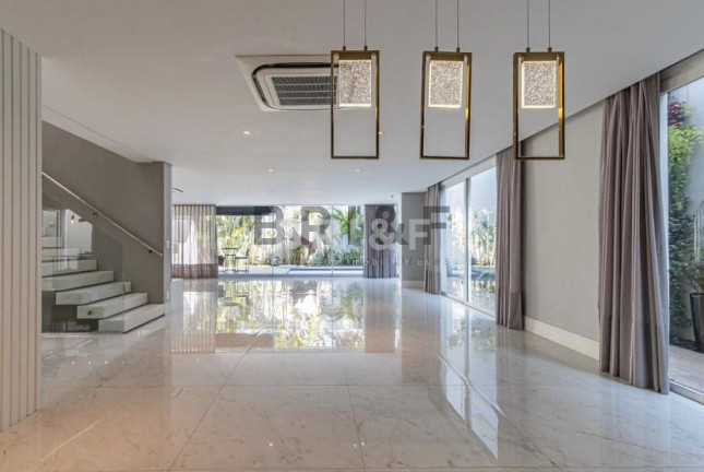 Imagem Casa com 3 Quartos à Venda, 600 m² em Granja Julieta - São Paulo