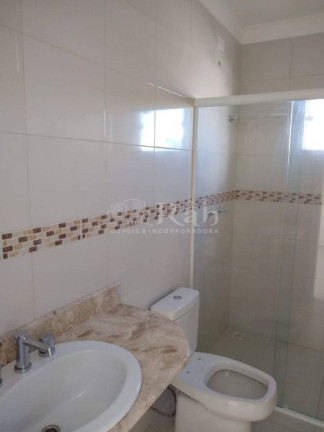 Sobrado com 3 Quartos à Venda, 130 m² em Ariribá - Balneário Camboriú