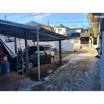 Imagem Casa com 4 Quartos à Venda, 443 m² em Monte Alegre - Camboriú Imagem Casa com 4 Quartos à Venda, 443 m² em Monte Alegre - Camboriú