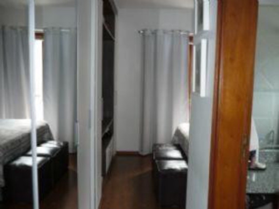 Imagem Casa com 4 Quartos à Venda, 240 m² em Vila Suzana - São Paulo Imagem Casa com 4 Quartos à Venda, 240 m² em Vila Suzana - São Paulo