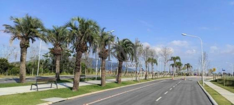Imagem Imóvel com 3 Quartos à Venda, em Campeche - Florianópolis Imagem Imóvel com 3 Quartos à Venda, em Campeche - Florianópolis