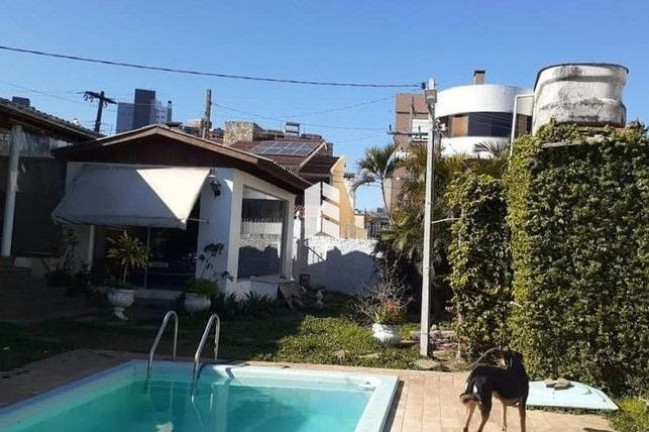 Imagem Casa com 3 Quartos à Venda, 896 m² em Nossa Senhora De Lourdes - Santa Maria Imagem Casa com 3 Quartos à Venda, 896 m² em Nossa Senhora De Lourdes - Santa Maria