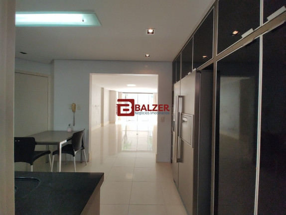 Imagem Apartamento com 3 Quartos à Venda, 237 m² em Centro - Florianópolis Imagem Apartamento com 3 Quartos à Venda, 237 m² em Centro - Florianópolis