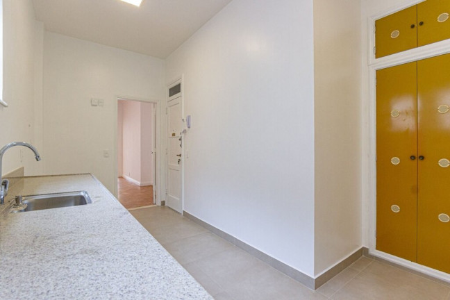 Imagem Imóvel com 3 Quartos à Venda, 116 m² em Copacabana - Rio De Janeiro Imagem Imóvel com 3 Quartos à Venda, 116 m² em Copacabana - Rio De Janeiro