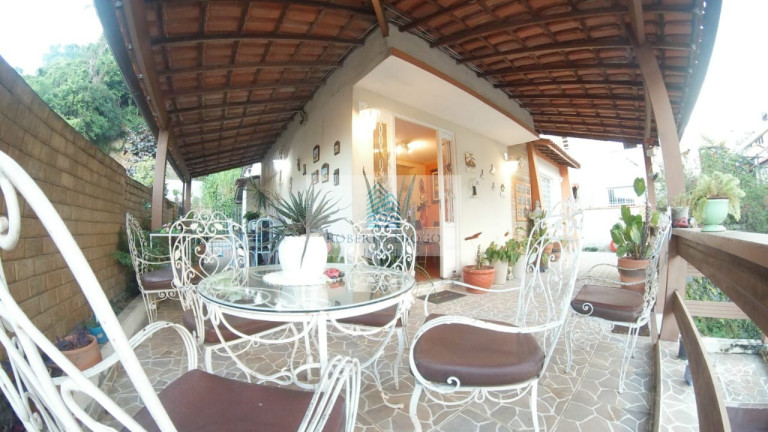 Imagem Casa com 3 Quartos à Venda, 590 m² em Santa Rosa - Niterói Imagem Casa com 3 Quartos à Venda, 590 m² em Santa Rosa - Niterói