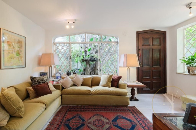 Imagem Casa com 3 Quartos à Venda, 261 m² em Jardim Paulistano - São Paulo Imagem Casa com 3 Quartos à Venda, 261 m² em Jardim Paulistano - São Paulo