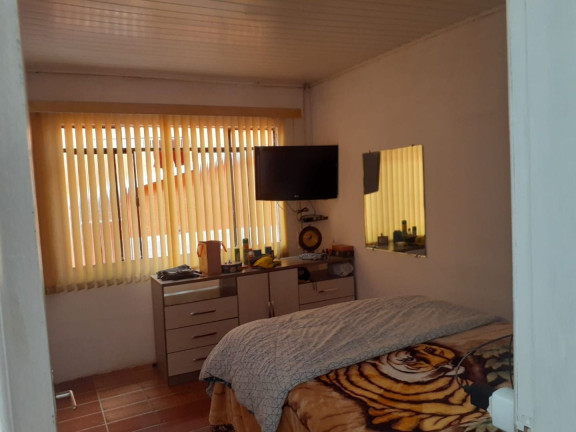 Imagem Casa com 2 Quartos à Venda, 124 m² em Uberaba - Curitiba