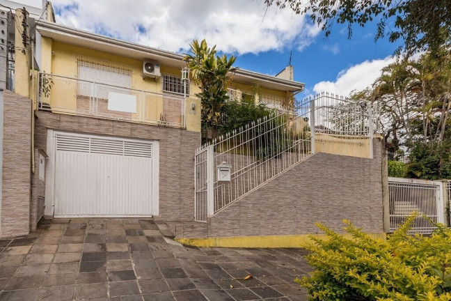 Imagem Casa com 4 Quartos à Venda, 205 m² em Chácara Das Pedras - Porto Alegre Imagem Casa com 4 Quartos à Venda, 205 m² em Chácara Das Pedras - Porto Alegre