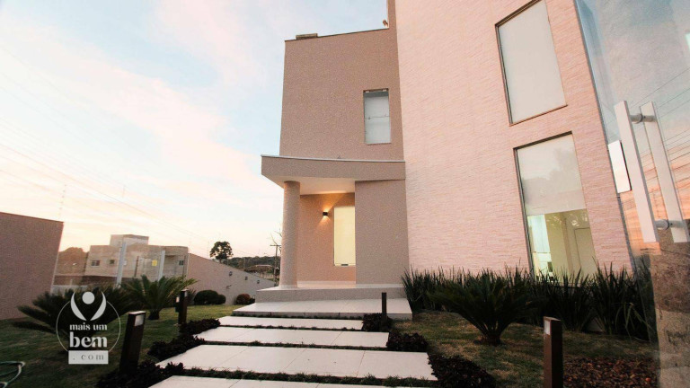Imagem Casa com 3 Quartos à Venda, 363 m² em Butiatuvinha - Curitiba