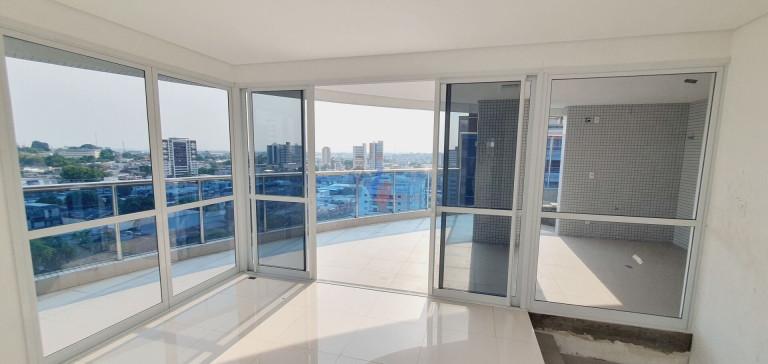 Imagem Apartamento com 4 Quartos à Venda, 300 m² em Adrianópolis - Manaus
