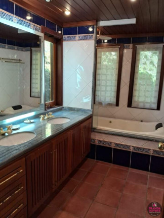 Imagem Casa com 5 Quartos à Venda, 450 m² em Enseada - Ubatuba