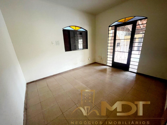 Imagem Sobrado com 7 Quartos à Venda, 549 m² em Jardim Dos Comerciários (venda Nova) - Belo Horizonte