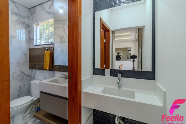 Imagem Casa de Condomínio com 3 Quartos à Venda, 199 m² em São João Do Rio Vermelho - Florianópolis