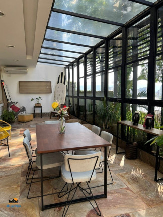 Casa com 6 Quartos à Venda, 1.256 m² em Ilha Porchat - São Vicente