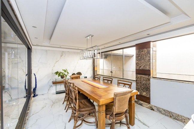 Imagem Casa com 3 Quartos à Venda, 600 m² em Cascatinha - Curitiba Imagem Casa com 3 Quartos à Venda, 600 m² em Cascatinha - Curitiba