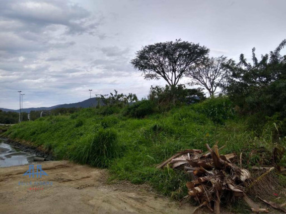Terreno à Venda, 2.750 m² em Trindade - Florianópolis