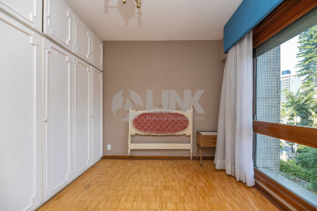 Imagem Apartamento com 3 Quartos à Venda, 247 m² em Petrópolis - Porto Alegre Imagem Apartamento com 3 Quartos à Venda, 247 m² em Petrópolis - Porto Alegre