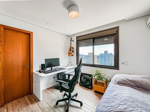 Imagem Apartamento com 3 Quartos à Venda, 168 m² em Rio Branco - Porto Alegre