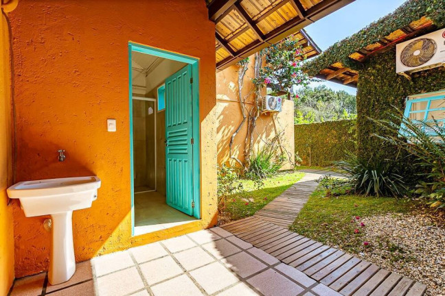 Imagem Casa com 6 Quartos à Venda, em Lagoa Da Conceição - Florianópolis Imagem Casa com 6 Quartos à Venda, em Lagoa Da Conceição - Florianópolis